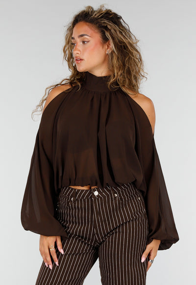 Bruine Cold Shoulder Crop Top met Col en Lange Ballonmouwen