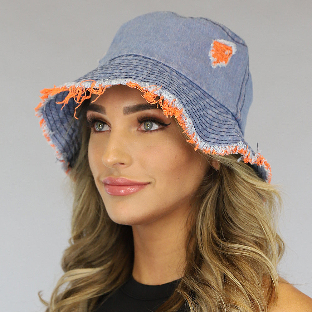 Denim Bucket Hat met Oranje Details