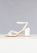 Lage Strappy Sandaletten in Wit