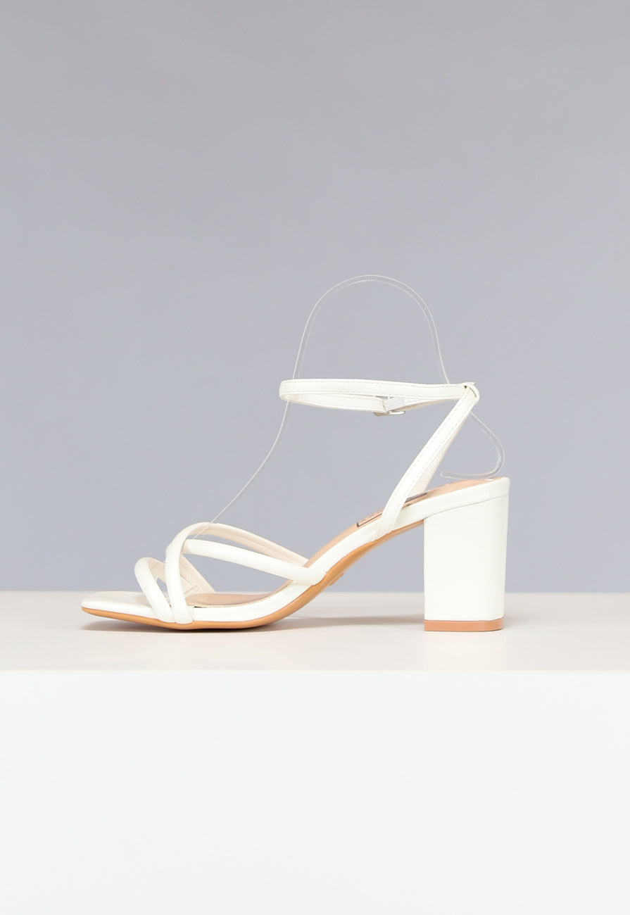 Lage Strappy Sandaletten in Wit