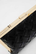 Zwarte Gevlochten Clutch van Imitatieleer met Gouden Rand en Afneembare Schouderketting