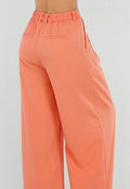 Koraalkleurige Tall Pantalon met Wijde Pijpen en Plooien