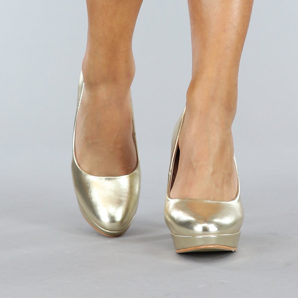 Gouden Lederlook Pumps met Plateau