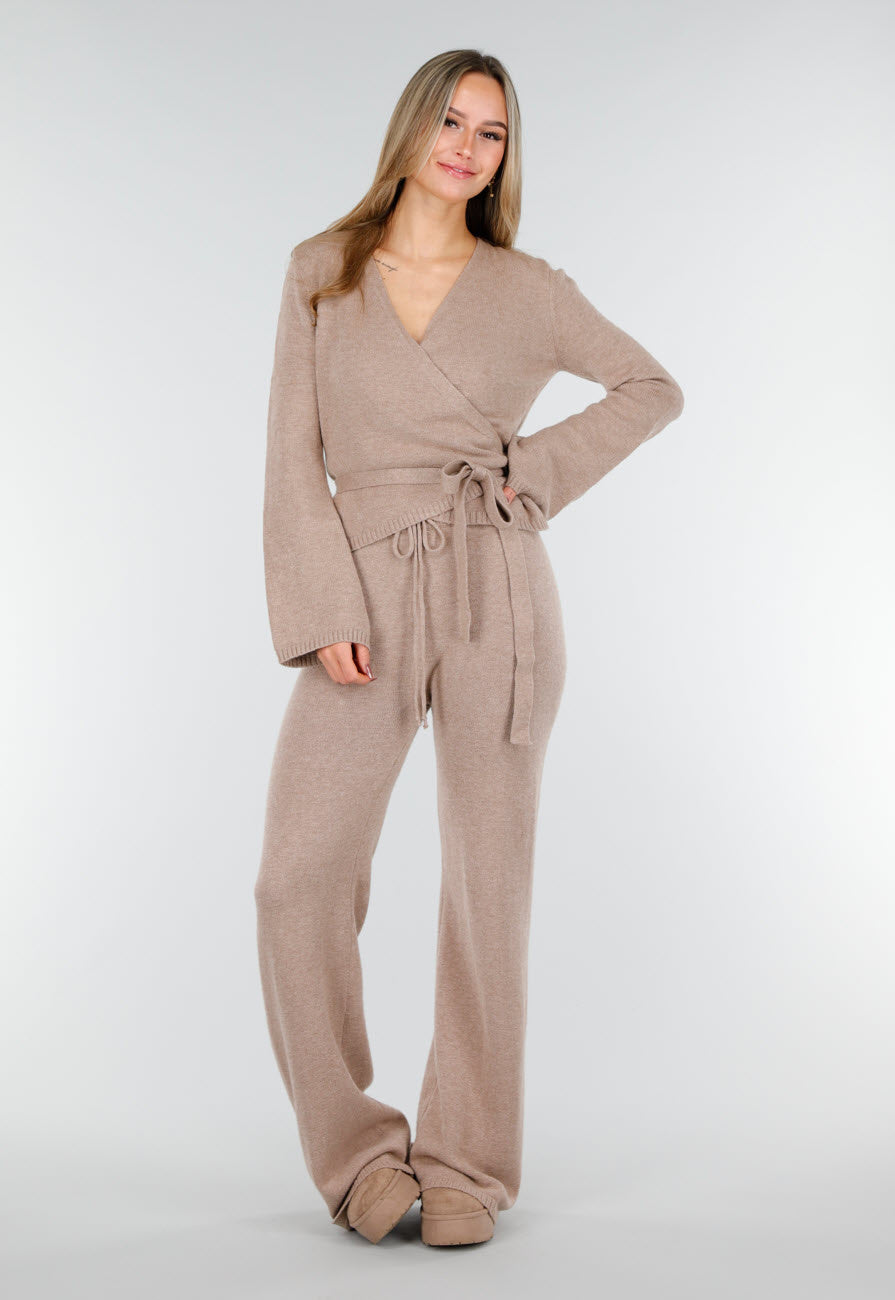 Beige Gebreide Wikkeltop met Strikceintuur en Lange Mouwen