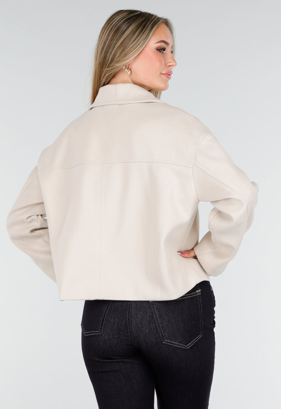 Beige Wollook Jas met Dubbele Rij Knopen en Brede Reverskraag