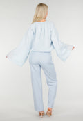 Lichtblauwe Blouse met Wijde Mouwen en Ronde Hals