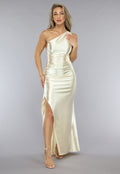 Champagnekleurige Satijnen One Shoulder Jurk met Hoge Split