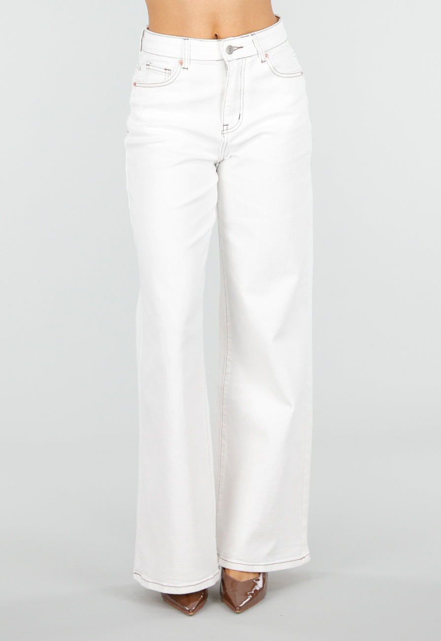 Witte Wide Leg Jeans met Bruine Stiksels en Mid Waist Pasvorm