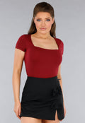 Stretchy Burgundy Shirt met Vierkante Hals en Korte Mouwen