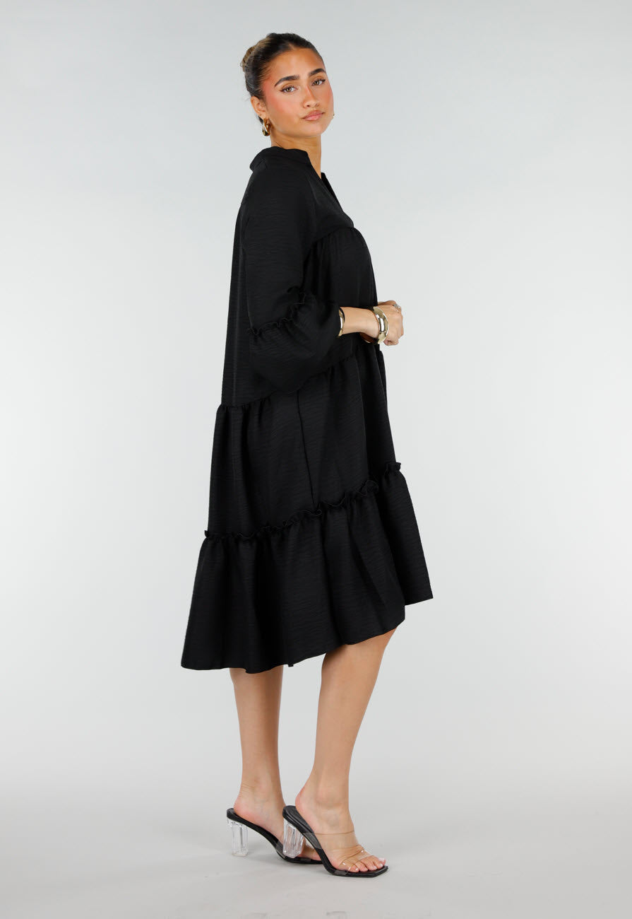 Zwarte Midi Jurk met V-Hals en Ruffle Details