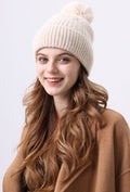 Gebreide Muts met Pompon