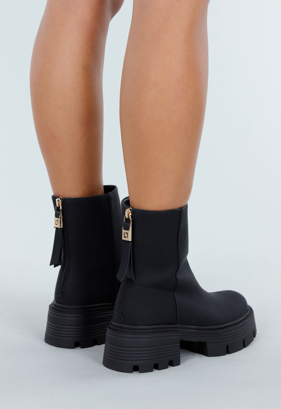 Zwarte Enkellaarsjes met Chunky Zool en Ritsdetail
