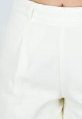 Ecru Linnenlook Short met Plooien en Rechte Pijpen
