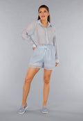 Blauwe Tweedelige Set met Doorschijnende Blouse en Elastische Short