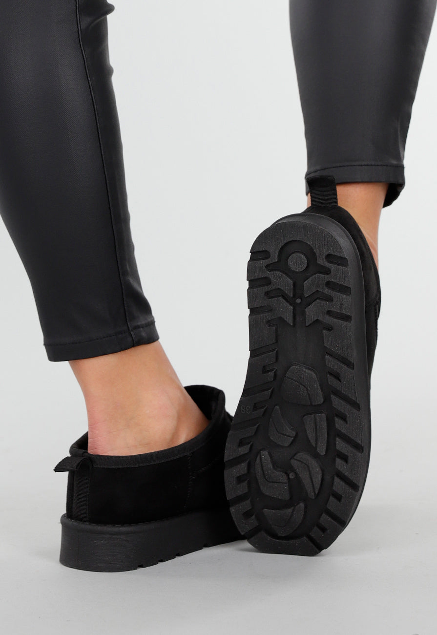 Zwarte Instappers met Suede Look en Verhoogde Profielzool