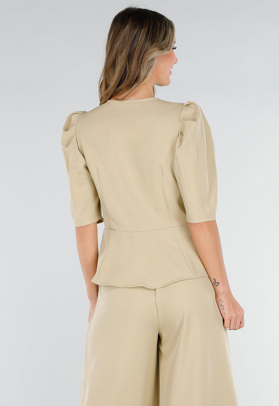 Beige Top met Pofmouwen en Knopen