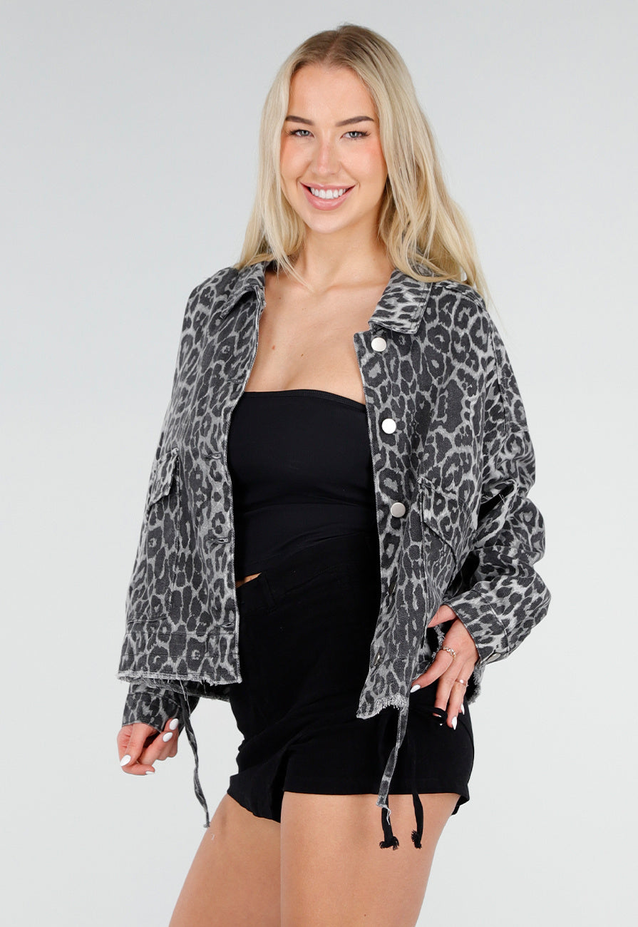 Grijze Luipaardprint Denim Jas met Klepzakken, Trekkoord en Knoopsluiting