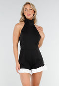 Zwarte Halter Playsuit Met Hoge Kraag en Witte Ruches Aan De Zoom