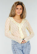 Butter Yellow Kanten Blouse met Lange Mouwen en Ruffle Detail