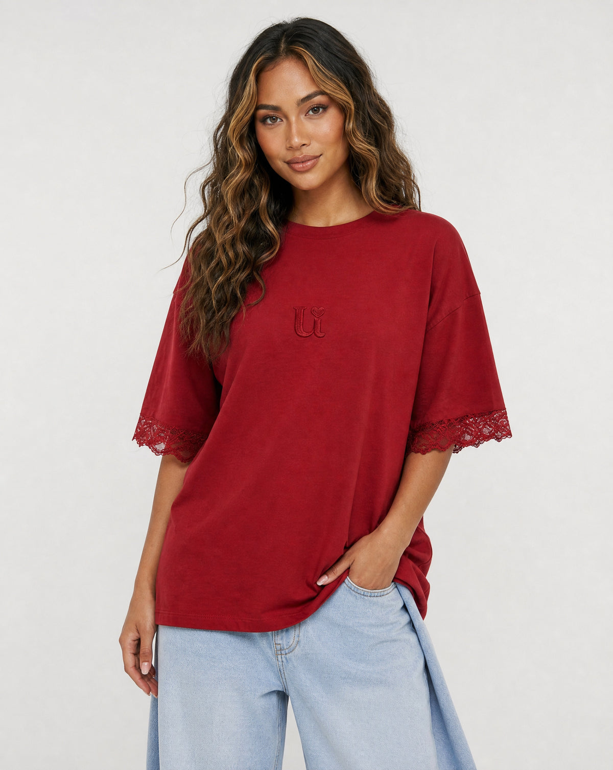 Rood Oversized T-Shirt met Kantmouwen en Borduring
