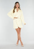 Butter Yellow Mini Rok met Overslag en Goudkleurige Knopen aan Voorkant