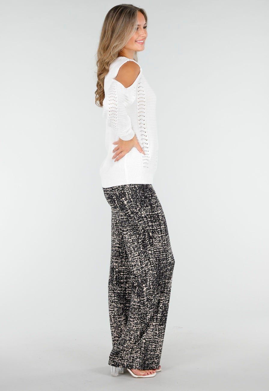 Witte Gebreide Trui met Cut Out en Off Shoulder