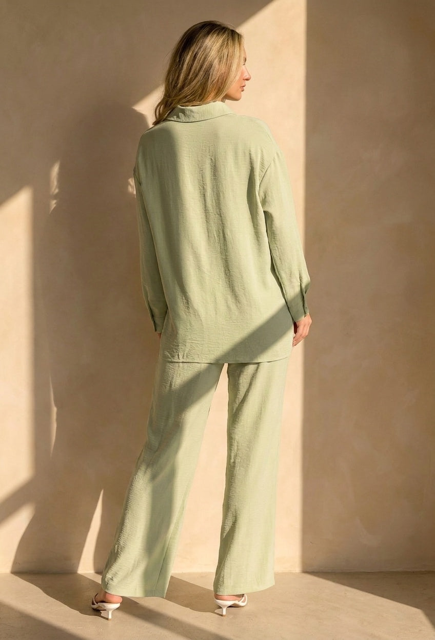 Pistache Blouse met Kraag, Knoopsluiting en Lange Mouwen