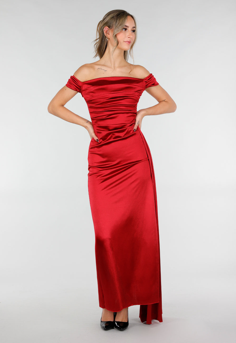 Felrode Off Shoulder Maxi Jurk in Satijn