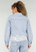 Lichtblauwe Denim Blouse met Kant en Knopen