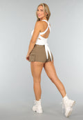 Witte Sporttop met Vierkante Hals en Strikdetail