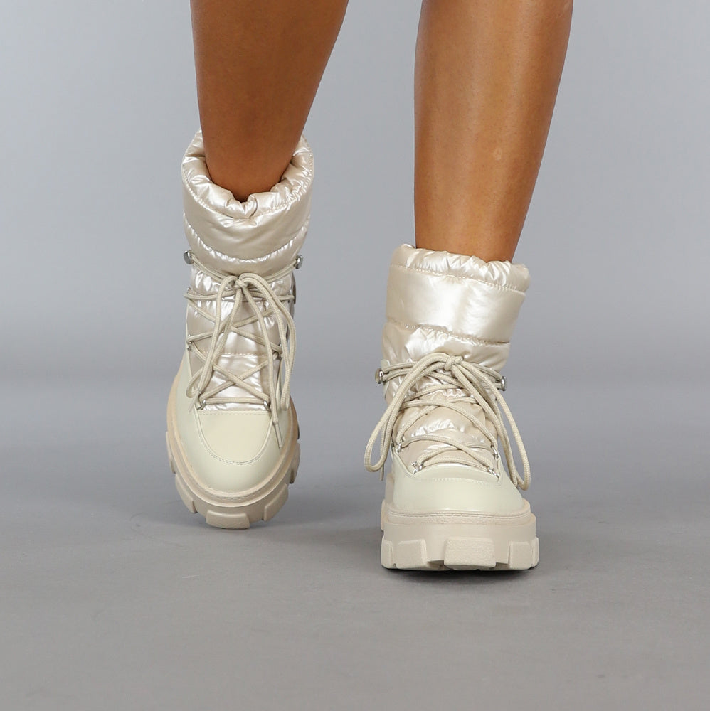 Beige Gewatteerde Snowboots met Grove Zool