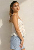 Crème Peplum Top met Spaghettibandjes en Geplooide Cups
