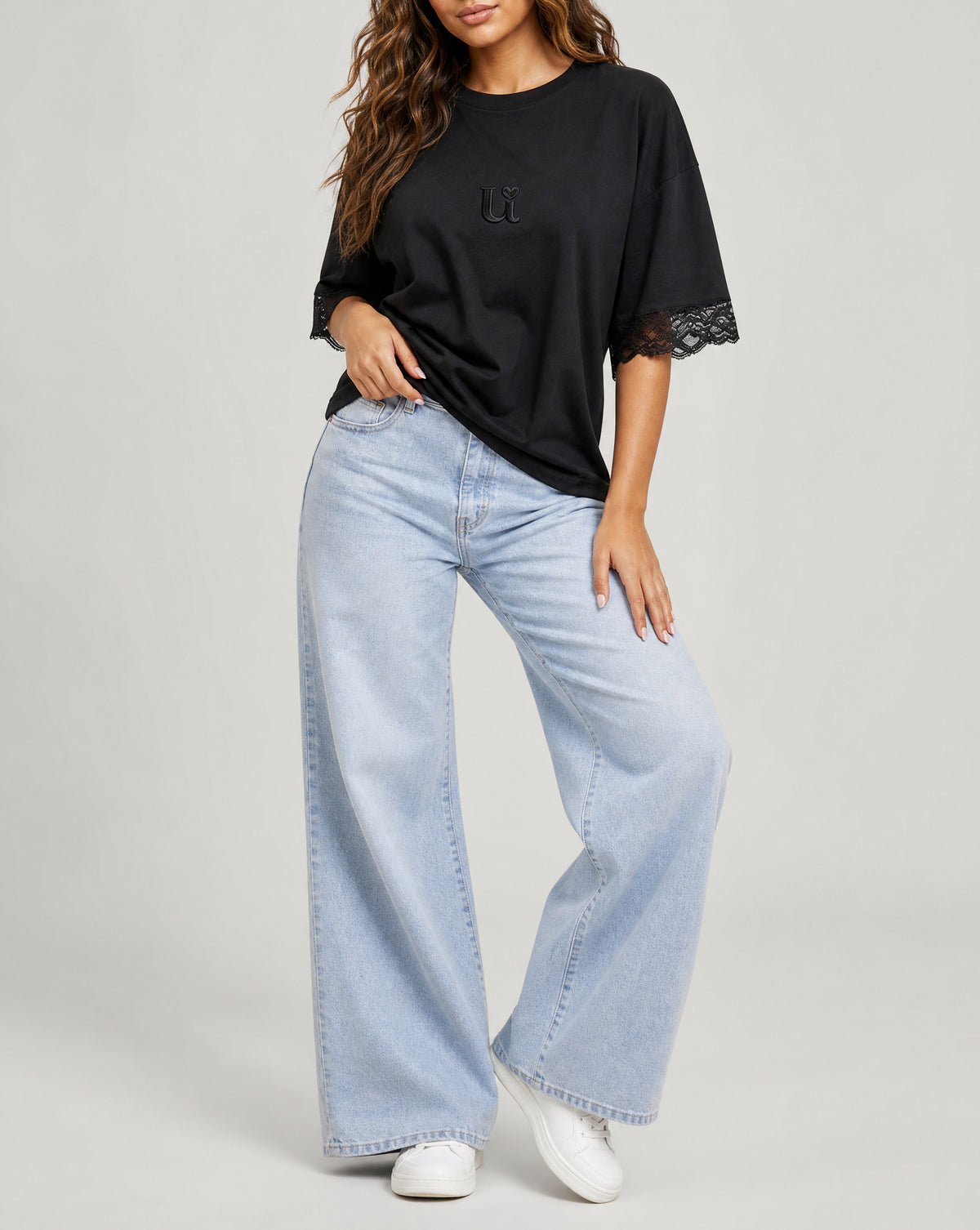 Zwart Oversized T-Shirt met Kantmouwen en Borduring