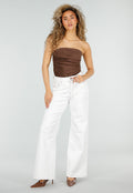 Witte Wide Leg Jeans met Bruine Stiksels en Mid Waist Pasvorm