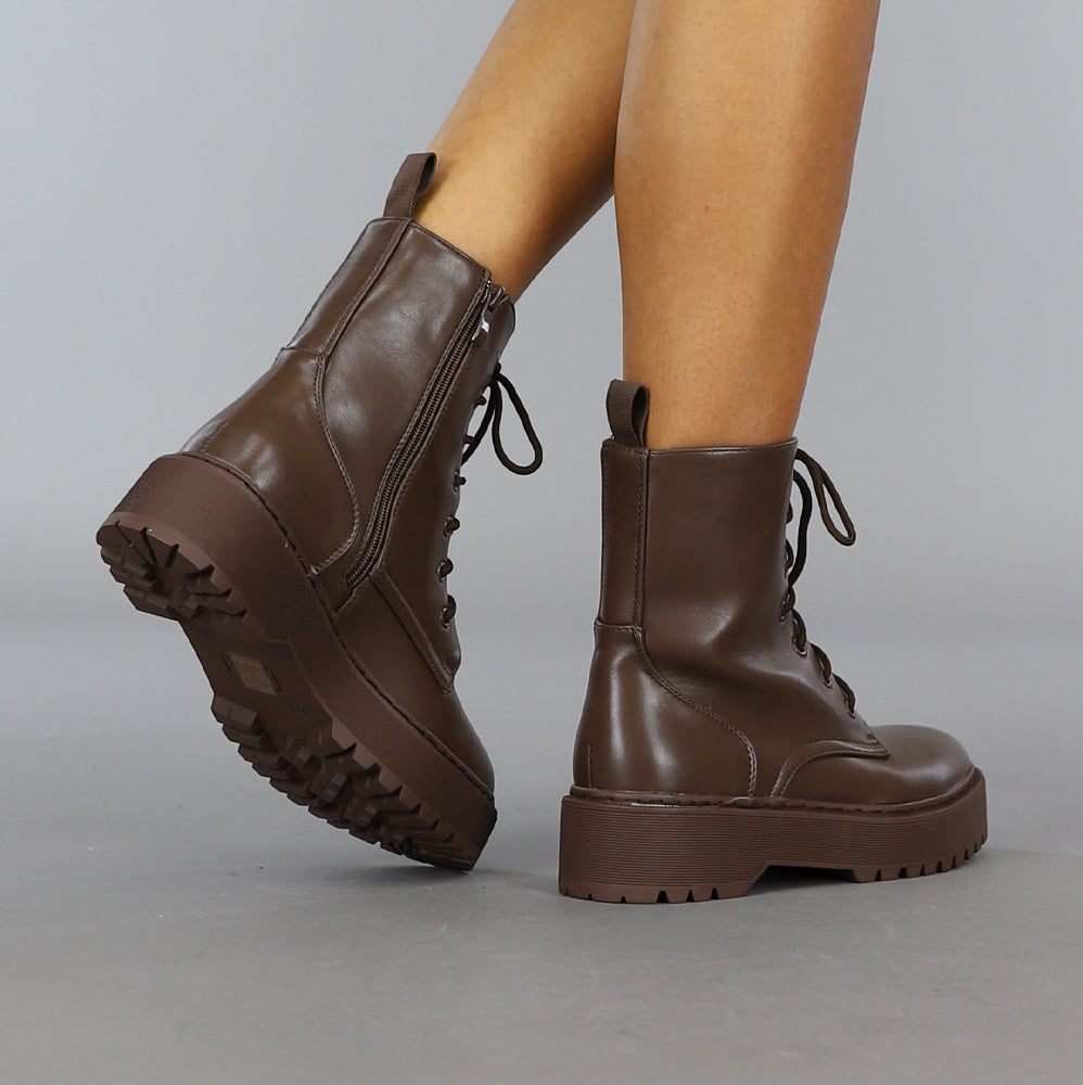Basic Bruine Veterlaarsjes met Ritssluiting
