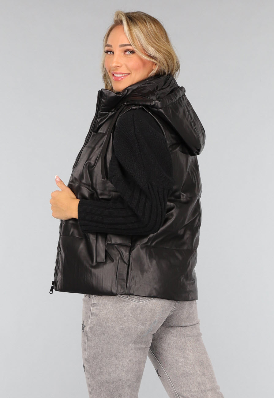 Zwarte Lederlook Bodywarmer met Capuchon