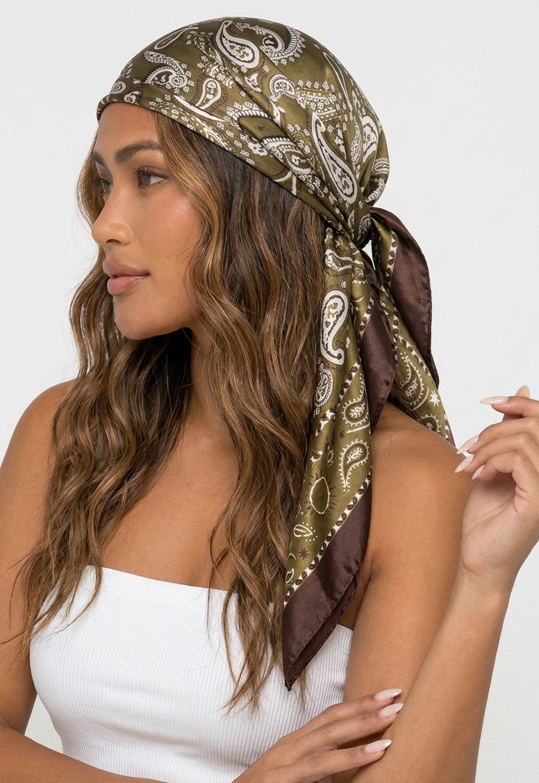 Olijfgroene Bandana met Paisleyprint en Donkerbruine Rand
