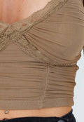 Bruine Mesh Crop Top met Kant, V-Hals en Pads
