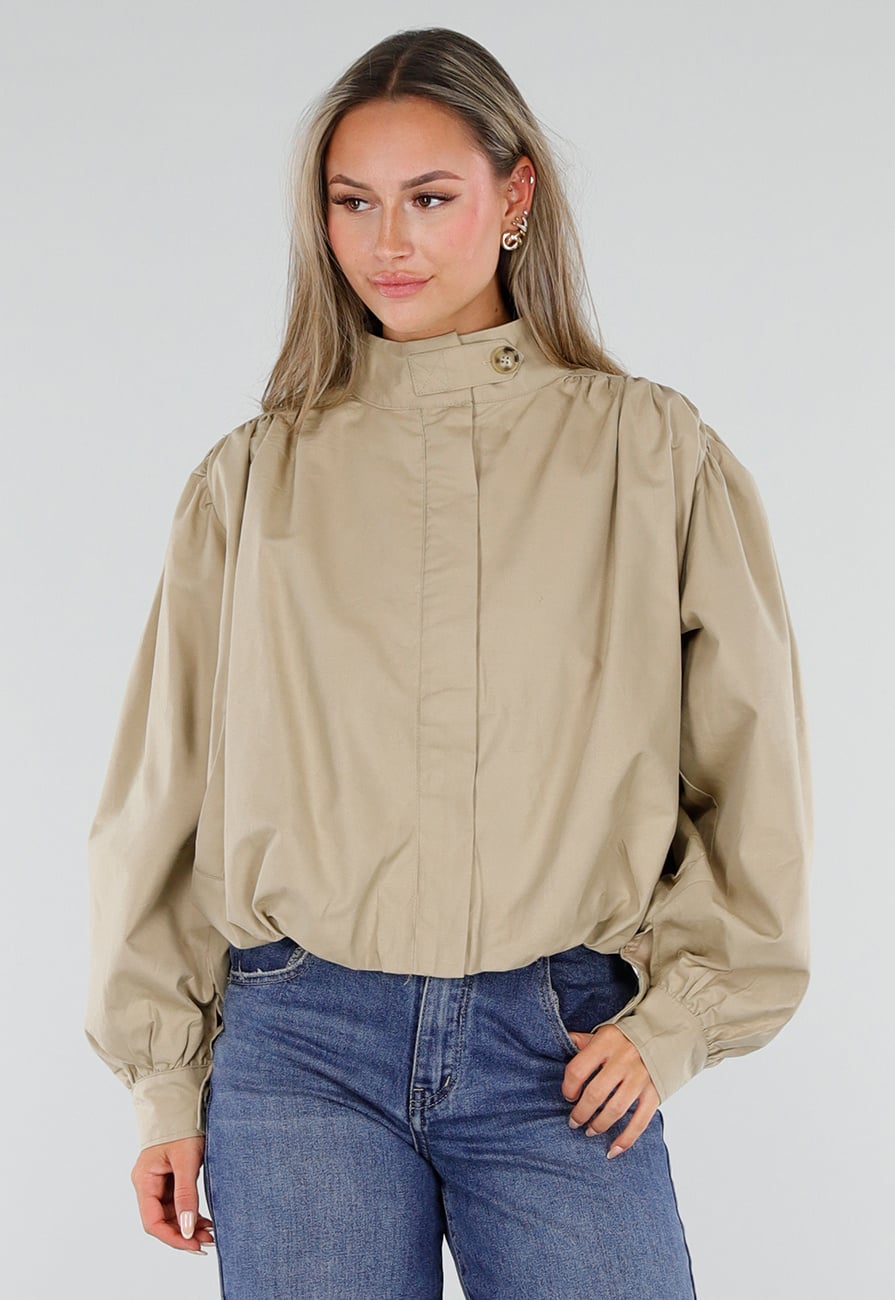 Beige Korte Jas met Hoge Kraag en Volumineuze Lange Mouwen