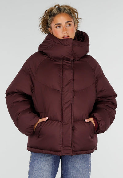 Bordeaux Korte Gewatteerde Puffer Winterjas met Capuchon