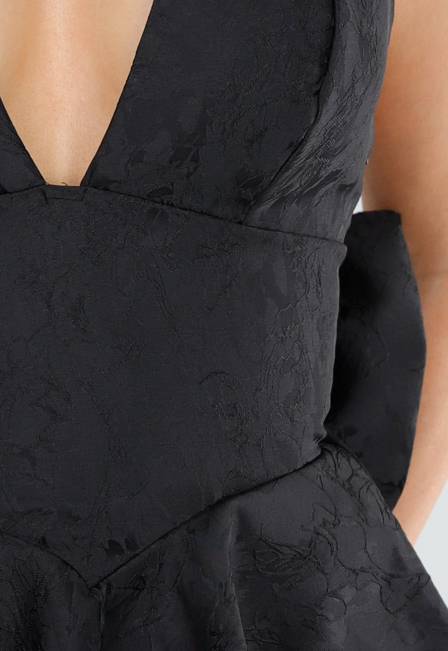 Zwarte Jacquard Halterjurk met Open Rug en Grote Strik