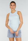Lichtblauwe Rib Tanktop met Roze Tekst en Aansluitende Pasvorm