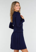 Donkerblauwe Geribde Stretch Two Piece met Goudkleurige Knopen en Plooirok
