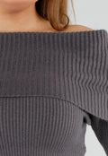Grijze Off Shoulder Gebreide Trui met Uitlopende Mouwen