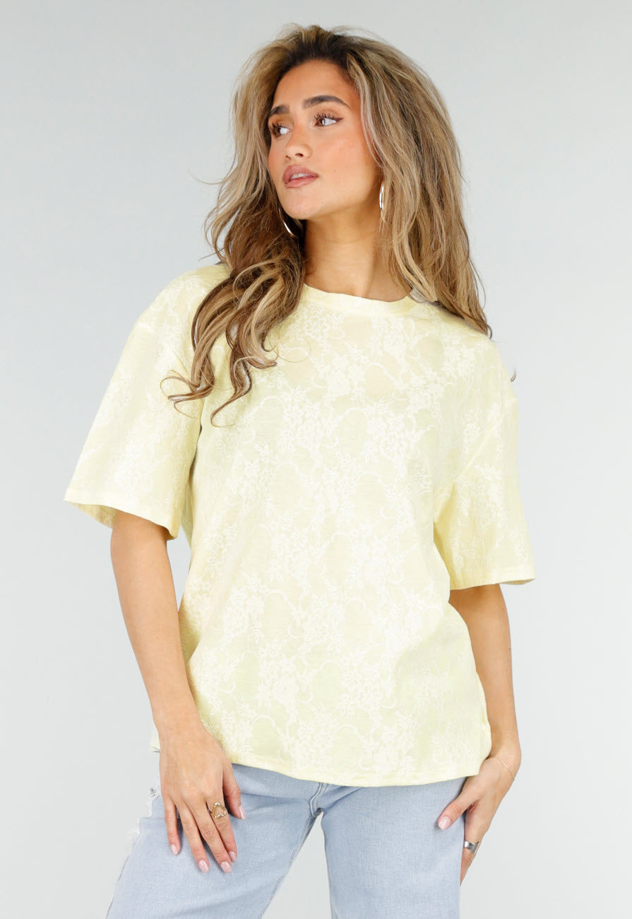 Butter Yellow Kanten T-shirt met Korte Mouwen en Ronde Hals