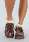 Bruine Instappers met Faux Fur en Witte Borduursels