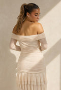 Beige Off Shoulder Mesh Jurk met Asymmetrische Zoom