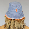 Denim Bucket Hat met Oranje Details