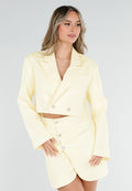 Butter Yellow Cropped Blazer met Gouden Strass Knopen
