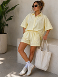 Lichtgele Blouse Set met Korte Mouwen en Shorts